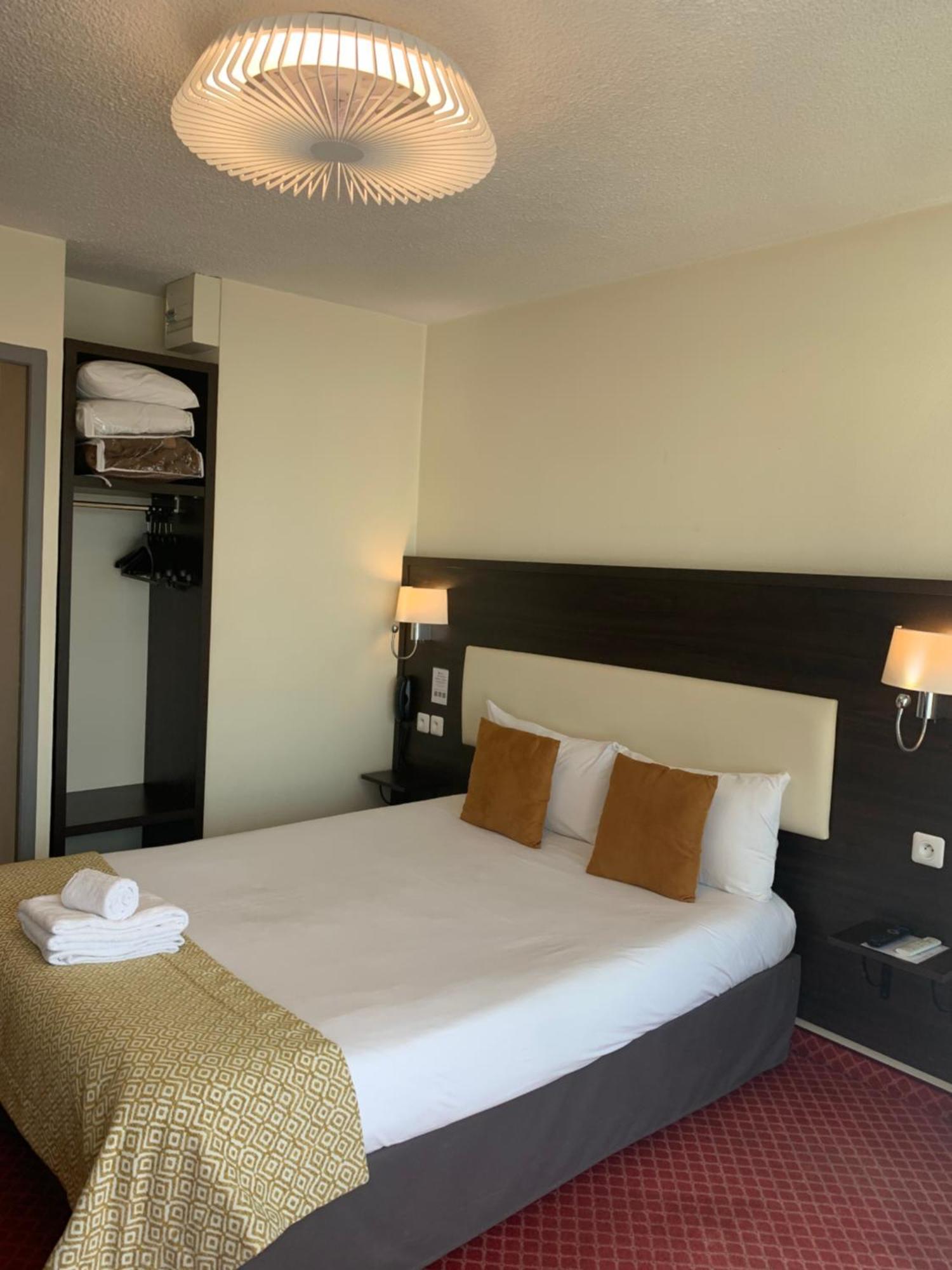 סנטה Brit Hotel Bleu Nuit מראה חיצוני תמונה