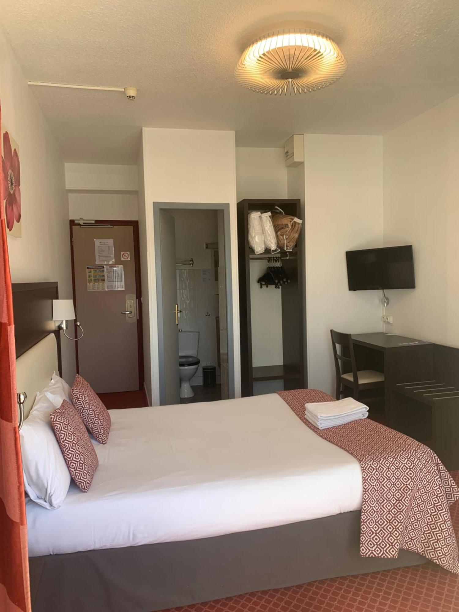 סנטה Brit Hotel Bleu Nuit מראה חיצוני תמונה
